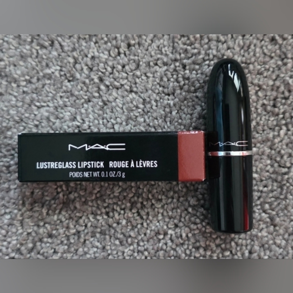 MAC Lipstick, 549 PDA color, Brand New, 1PK